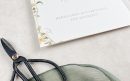 Personalisierte Hochzeitskarte mit geprägtem Rand – Bild 3
