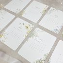 Postkartenkalender 2025 | Tischkalender mit Holzständer – Bild 8